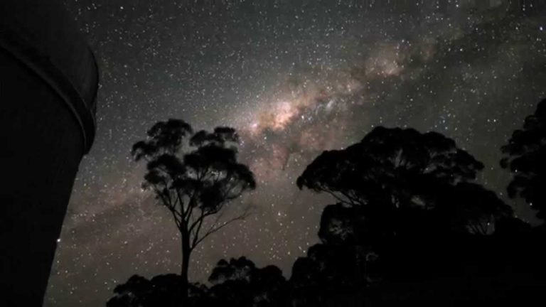 Timelapse astronómico desde el observatorio de Siding Spring, Australia