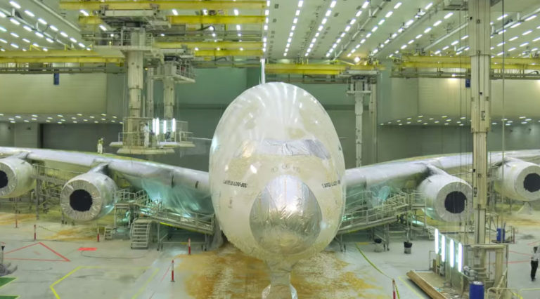 Así se pinta un Airbus A380 [timelapse]