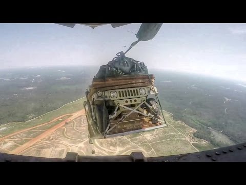 Esto es lo que pasa cuando tiras un Humvee desde un Avión y le falla el paracaídas