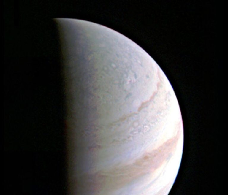 Foto real de Jupiter hecha por la sonda espacial Juno