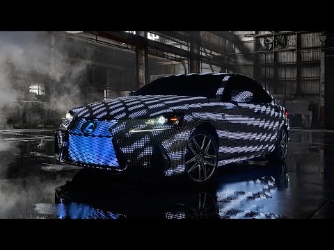 Este Lexus con 42000 LEDs parece una nave espacial