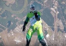 Luke Aikins tirándose en paracaídas
