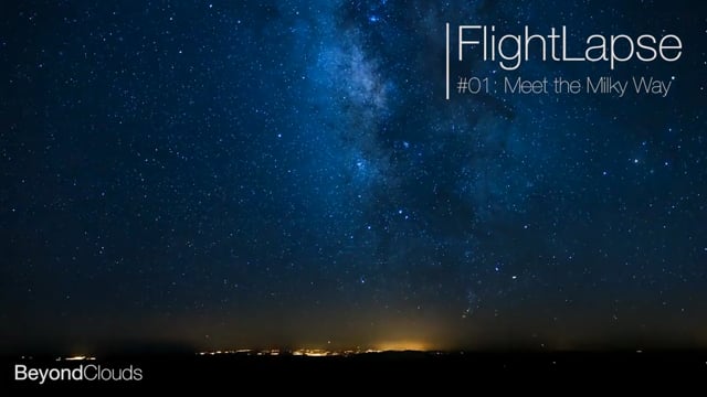 Impresionante timelapse desde la cabina de un vuelo transatlántico bajo un mar de estrellas